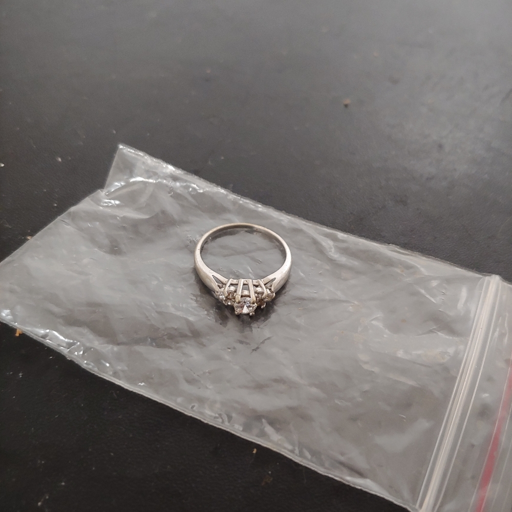 10k White Gold Ring Cz Stone